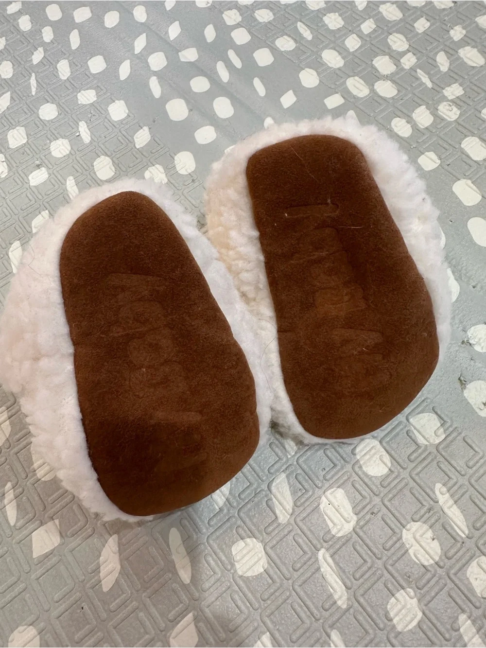Cozy Infant Shearling Booties - Cream
